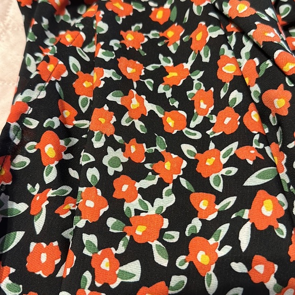 Nasty Gal floral maxi dress Size US 4. Side zip up. - Picture 8 of 8